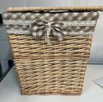 Luxe gevoerde rieten linnenmand met deksel, Huis en Inrichting, Woonaccessoires | Schalen en Manden, Mand, Ophalen of Verzenden