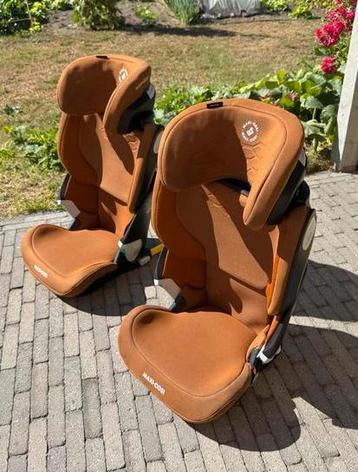 Maxi cosi 2 stuks I-size beschikbaar voor biedingen