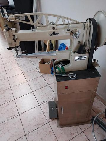 Adler naaimachine voor leder en schoenherstellingen beschikbaar voor biedingen