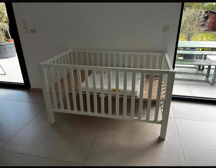 Parc blanc pour bébés, Enfants & Bébés, Berceaux & Lits, Comme neuf, Enlèvement
