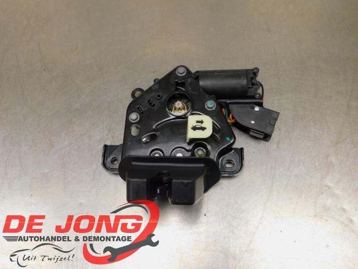 Slotmechaniek Achterklep van een Tesla Model 3, Auto-onderdelen, Carrosserie, Overige automerken, Gebruikt, 3 maanden garantie