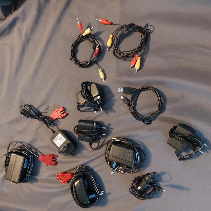 Chargeur ordinateur,GSM, Playstation. Entre 4 € et 10 €, Audio, Tv en Foto, Audiokabels en Televisiekabels, Zo goed als nieuw