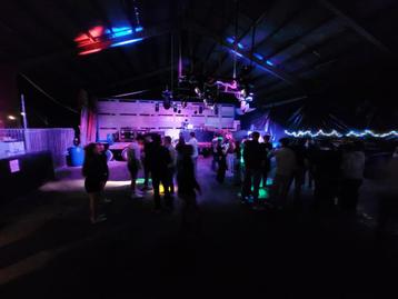 Verhuur -Discobar–geluid-feestverlichting-moving head-DJ beschikbaar voor biedingen
