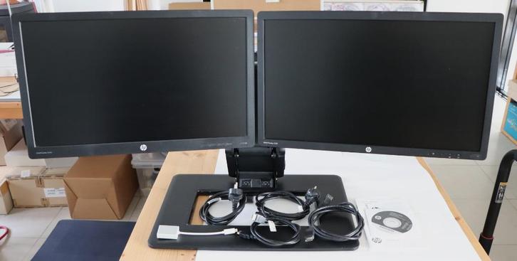 Hp monitoren (2x), Computers en Software, Monitoren, Zo goed als nieuw, 60 Hz of minder, DisplayPort, DVI, VGA, In hoogte verstelbaar