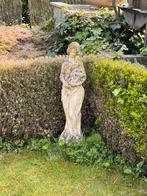 Tuinbeeld van een Dame in steen, Tuin en Terras, Steen, Gebruikt, Mensenbeeld, Ophalen