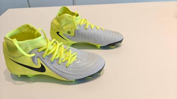 Nike Phantom Luna II Academy beschikbaar voor biedingen