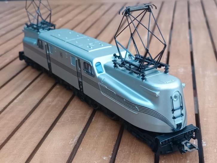 Marklin 37491 Elektrische locomotief GG1 metal Edition, Hobby en Vrije tijd, Modeltreinen | H0, Zo goed als nieuw, Locomotief