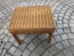 Rieten bijzettafeltje/salontafeltje, Huis en Inrichting, Ophalen, Zo goed als nieuw