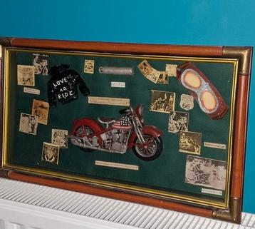 Cadre vitrine "Love to ride, route 66" beschikbaar voor biedingen