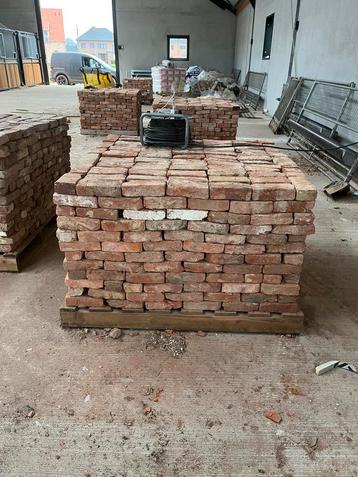 9000 klamp en paepestenen beschikbaar voor biedingen