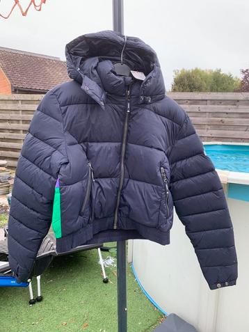 Winterjas Superdry beschikbaar voor biedingen