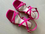 Tamaris Fushiakleurige sandalen 10 min gedragen, zo goed als, Vêtements | Femmes, Chaussures, Tamaris, Enlèvement ou Envoi, Rose