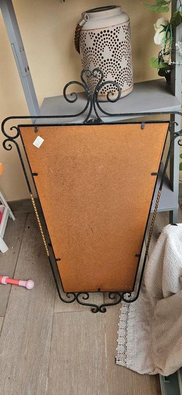 Miroir en fer forgé  beschikbaar voor biedingen