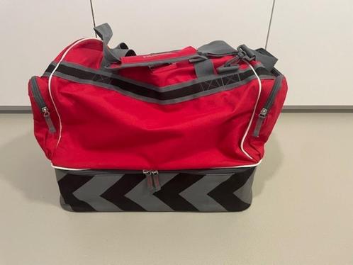 Hummel Rode Sporttas met bodemvak, Handtassen en Accessoires, Tassen | Sporttassen, Gebruikt, Unisex volwassen, Ophalen