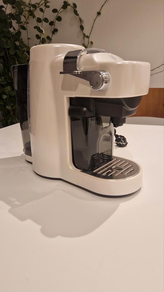 Espressomachine Rombout, Elektronische apparatuur, Koffiezetapparaten, Nieuw, Koffiepads en cups, Espresso apparaat, 1 kopje, Afneembaar waterreservoir