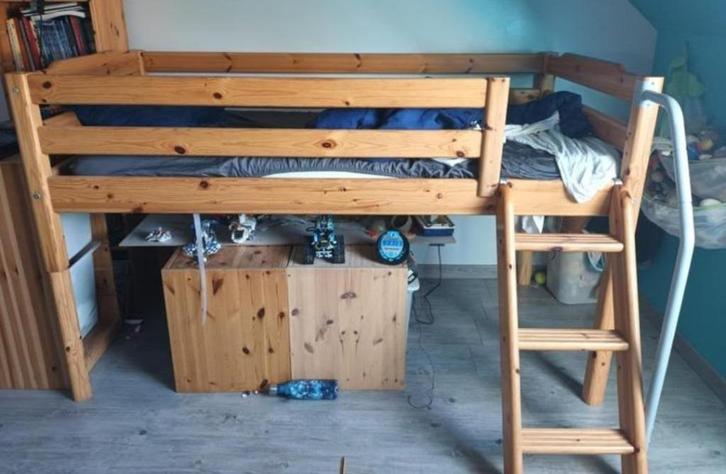 Lit FLEXA CLASSIC naturel surélevé avec échelle et barrières, Kinderen en Baby's, Kinderkamer | Stapelbedden en Hoogslapers, Ophalen