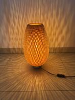 IKEA BOJA tafellamp – bamboe / naturel – goede staat, Moins de 50 cm, Enlèvement ou Envoi, Utilisé, Autres matériaux
