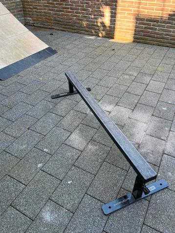 Skateboarding Sliderail 150  cm lang beschikbaar voor biedingen