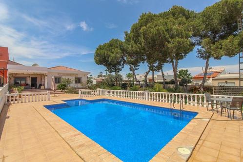 Mediterrane half-vrijstaande villa met garage,   Cabo Roig., Immo, Buitenland, Spanje, Woonhuis, Overige