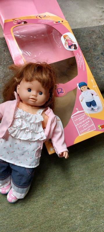 Pop in doos, Kinderen en Baby's, Speelgoed | Poppen, Ophalen of Verzenden, Zo goed als nieuw