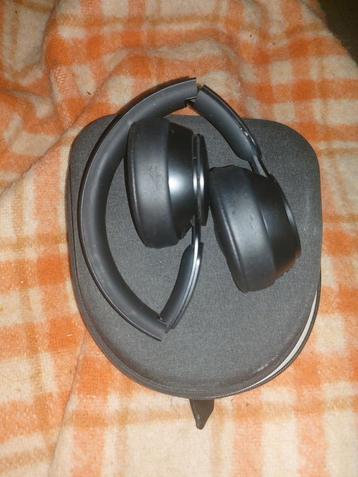 BEATS SOLO PRO"HARD BASS VOL"PERFECTE STAAT"80€ VASTGESTELD! beschikbaar voor biedingen