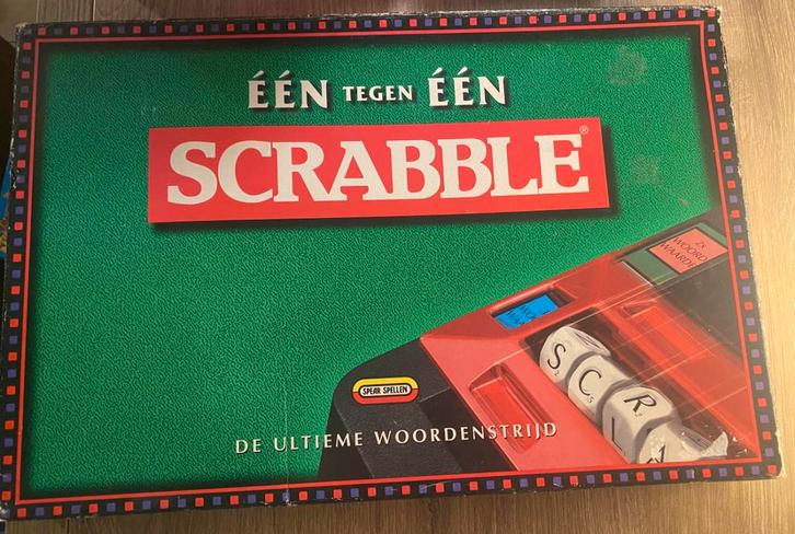Scrabble - één tegen één - compleet - 1997, Hobby en Vrije tijd, Gezelschapsspellen | Bordspellen, Zo goed als nieuw, Een of twee spelers