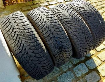 Pneus hiver 185/65-15 pour Fiat Grande Punto, entraxe 4x100 beschikbaar voor biedingen