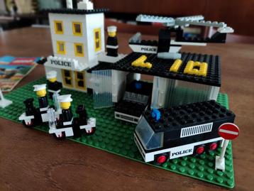 Lego police headquarters van 1976