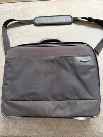 Laptop tas beschikbaar voor biedingen