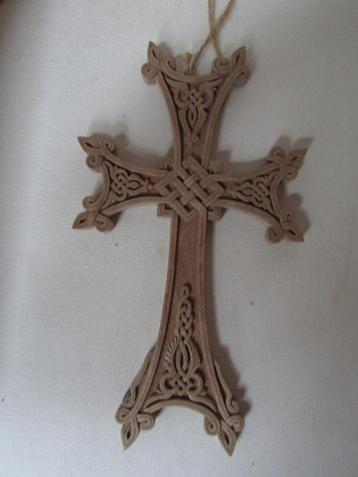 Unique Croix Arménienne en bois sculpté H: 275 mm