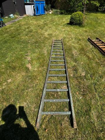 Houten ladder - 355cm hoog - 36-46cm breed - 16 treden beschikbaar voor biedingen