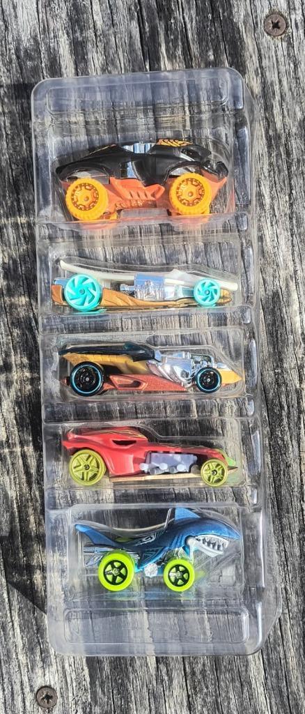 Speelgoed autootjes : grotendeels Hot Wheels, Kinderen en Baby's, Speelgoed |Speelgoedvoertuigen, Zo goed als nieuw, Verzenden