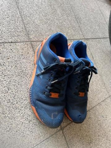 maat 40 ADIDAS sportschoenen beschikbaar voor biedingen