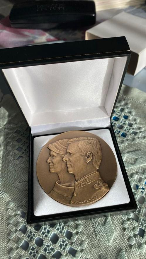 Penning/medaille Koning Filip en Koningin Mathilde, Postzegels en Munten, Penningen en Medailles, Brons, Ophalen of Verzenden