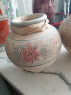 2 vases en pierre, faïence, Antiquités & Art, Enlèvement ou Envoi