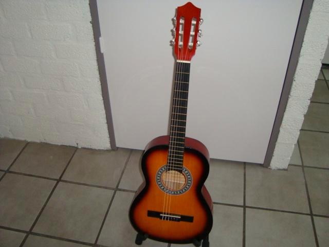 Guitare classique 3/4 Gomez vintage sunburst 20211852, Musique & Instruments, Instruments | Accessoires, Neuf, Guitare acoustique