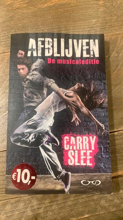 Carry Slee - Afblijven, Boeken, Kinderboeken | Jeugd | 13 jaar en ouder, Zo goed als nieuw, Ophalen
