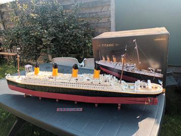 Lego titanic  beschikbaar voor biedingen
