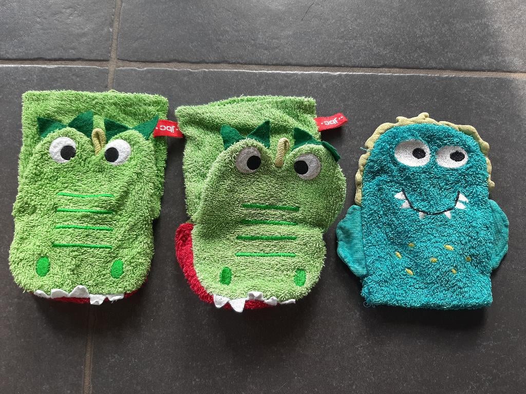 2 groene washandjes in krokodilvorm en 1 blauw monstertje, Kinderen en Baby's, Ophalen of Verzenden, Gebruikt