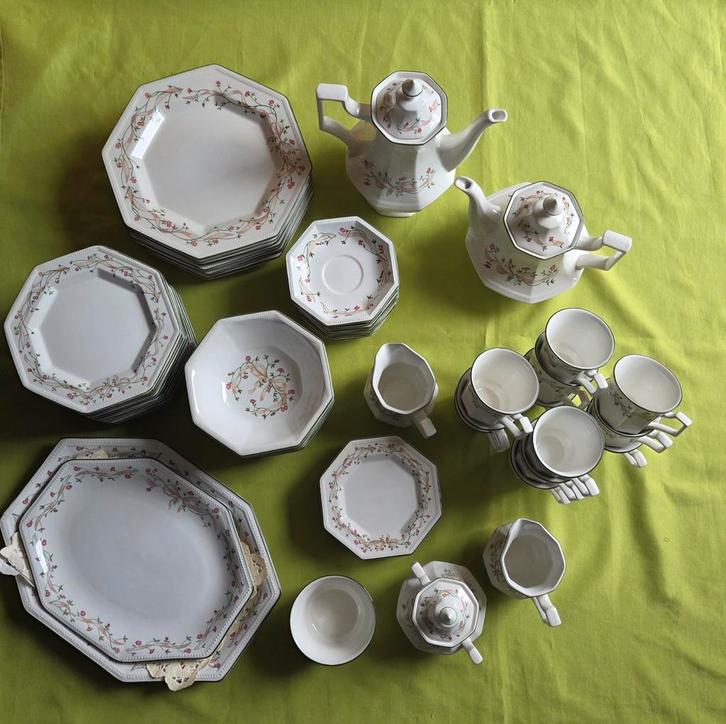 Servies Eternal Beau collectie van Johnson Brothers, Antiek en Kunst, Antiek | Servies compleet, Ophalen