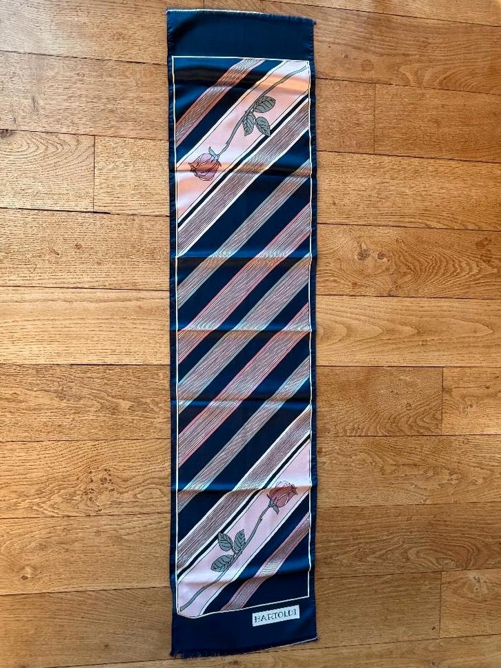 Langwerpige trendy sjaals, Kleding | Dames, Mutsen, Sjaals en Handschoenen, Zo goed als nieuw, Sjaal, Maat 38/40 (M), Ophalen