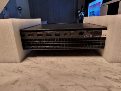 xbox one x 1terrabyte, Games en Spelcomputers, Spelcomputers | Xbox One, Gebruikt, Xbox One, 1 TB, Met 1 controller, Met games