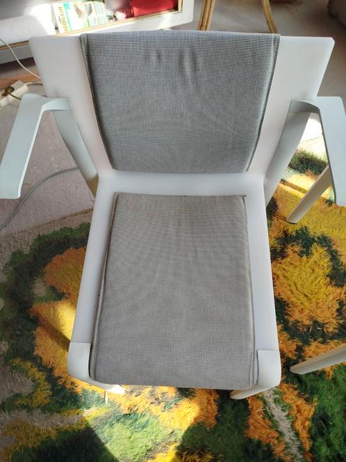 Twee stoelen merk Ahrend, Huis en Inrichting, Stoelen, Gebruikt, Twee, Metaal, Stof, Ophalen
