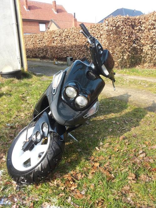 Zeer goede mbk rocket origenele lak nog  te koop, Fietsen en Brommers, Scooters | Yamaha, Gebruikt, Klasse A (25 km/u), Benzine