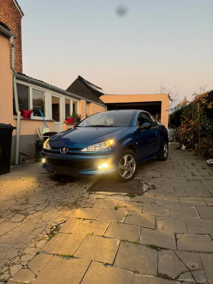 Peugoet 206 2006, Auto's, Peugeot, Particulier, Benzine, Euro 3, Cabriolet, 3 deurs, Handgeschakeld, Blauw, Zwart, Ophalen