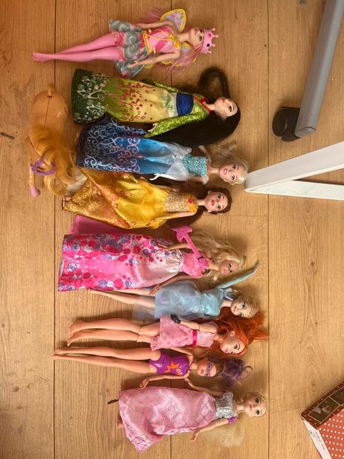 Dit lot bestaat uit 10 poppen van ongeveer 28–30 cm groot, Kinderen en Baby's, Speelgoed | Poppen, Gebruikt, Barbie, Ophalen