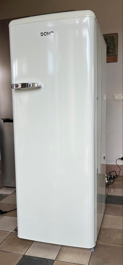 Retro Koelkast DOMO zo goed als nieuw!!!, Elektronische apparatuur, Koelkasten en IJskasten, Gebruikt, Zonder vriesvak, 200 liter of meer