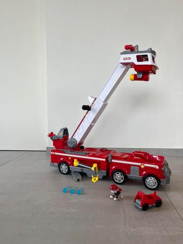 Paw Patrol Ultimate Fire Truck met licht en geluid beschikbaar voor biedingen