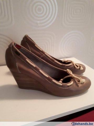 Bruine schoen met sleehak (8cm) - Esprit - maat 39  beschikbaar voor biedingen