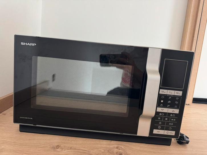 Four à micro-ondes combiné Sharp, Electroménager, Micro-ondes, Comme neuf, Four, Enlèvement